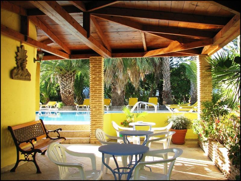 Lemon Garden Hotel Vasilikí Buitenkant foto